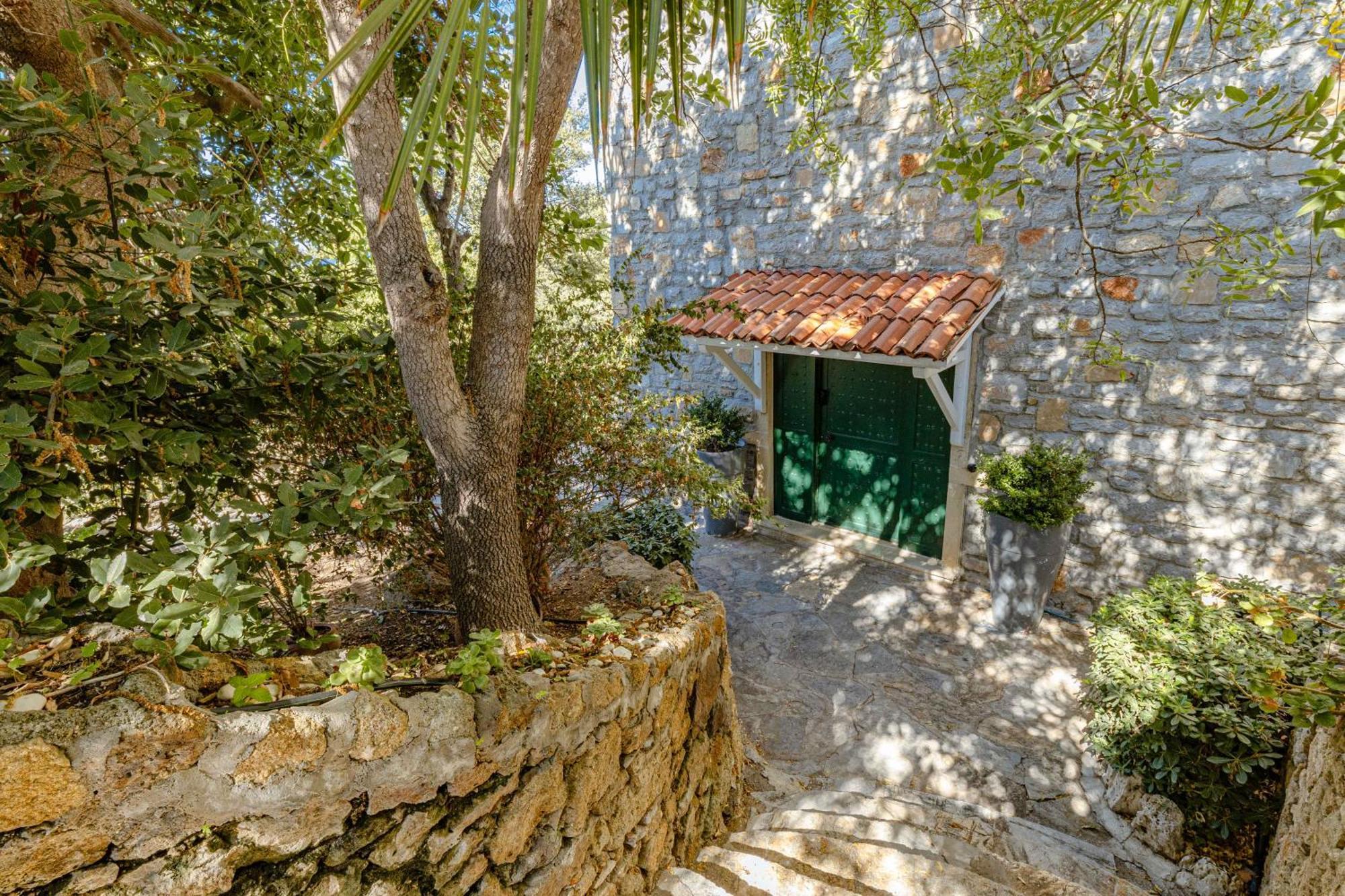 Villa Yakamoz